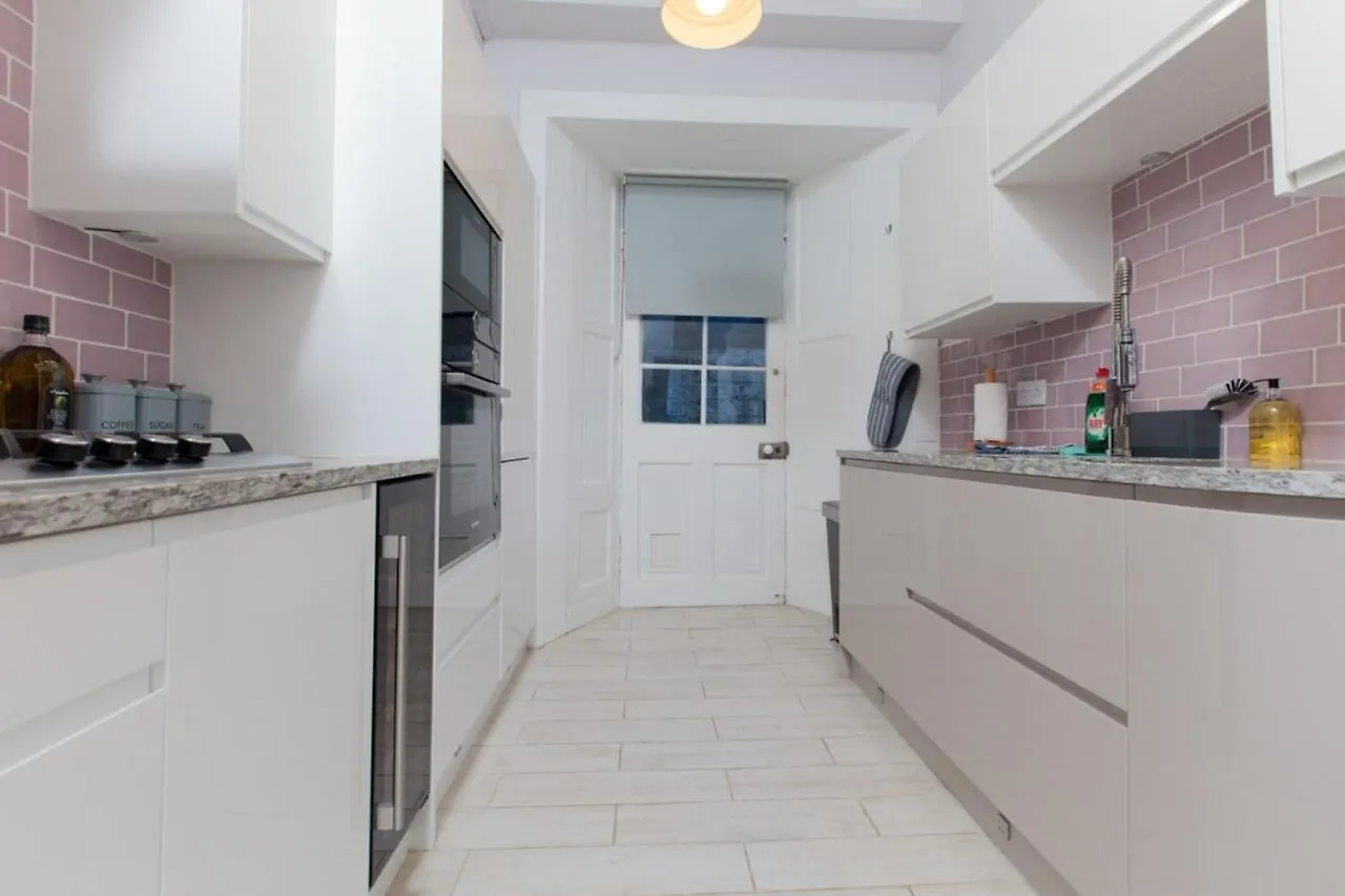 Beautifully Modernised New Town Home Edinburgh 0*,  Velká Británie
