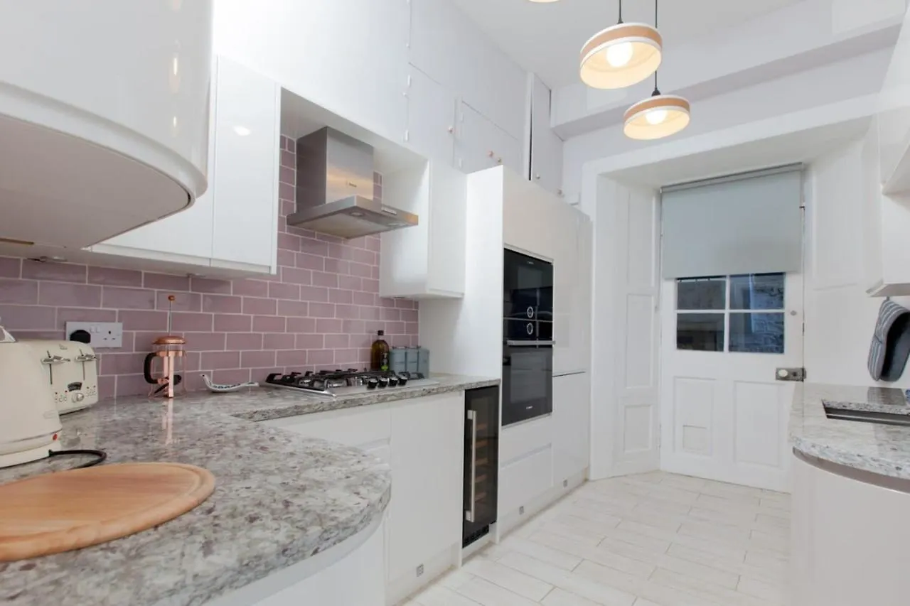 Beautifully Modernised New Town Home Edinburgh Apartmán
