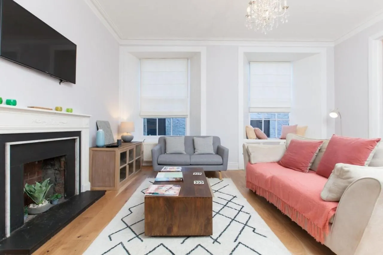 Beautifully Modernised New Town Home Edimburgo