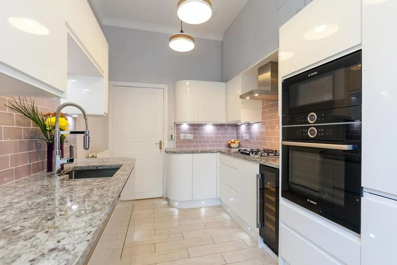 Beautifully Modernised New Town Home Edimburgo