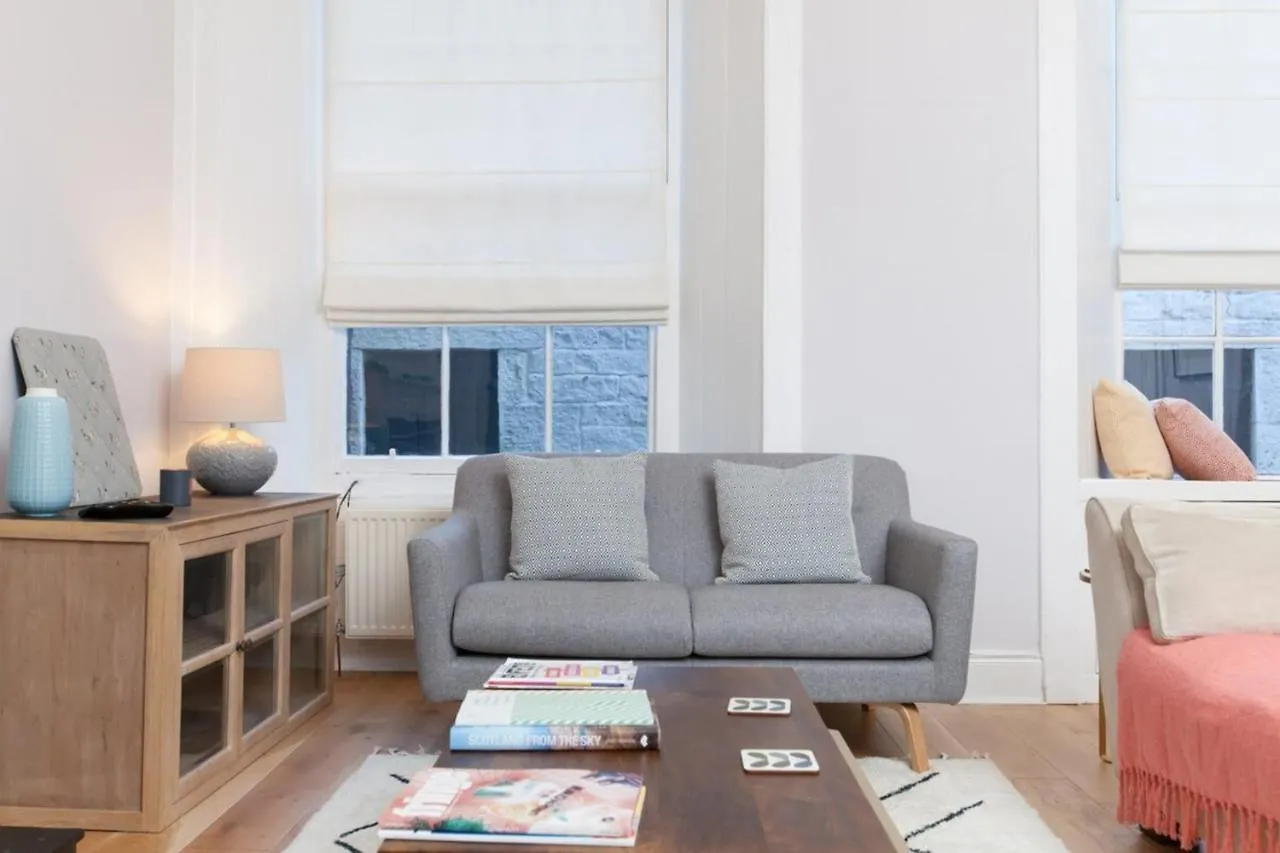 Beautifully Modernised New Town Home Edimburgo 0*,  Reino Unido